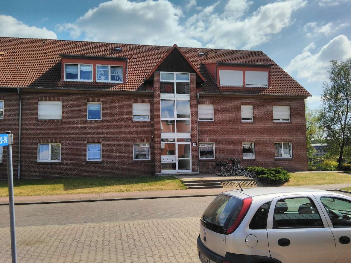 Schöne helle 4. Zi. DG-Wohnung in der Zeppelinstr. 5 in Neustadt-Glewe zu vermieten. Schöne helle 4. Zi. DG-Wohnung in der Zeppelinstr. 5 in Neustadt-Glewe zu vermieten.